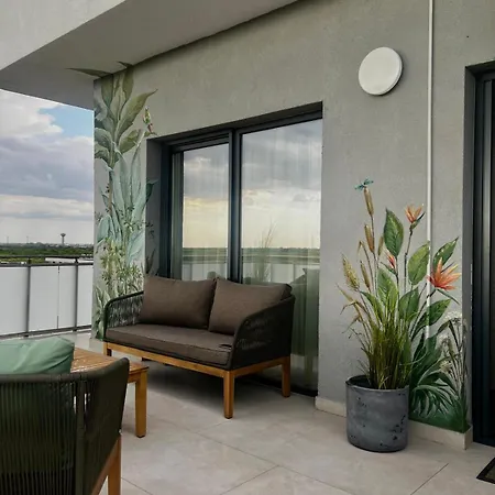 Bridge - Penthouse Apartment *